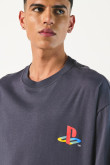 Camiseta gris oversize manga corta con diseño de PlayStation