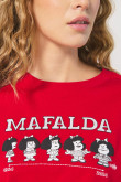 Camiseta oversize crop top roja con estampado de Mafalda