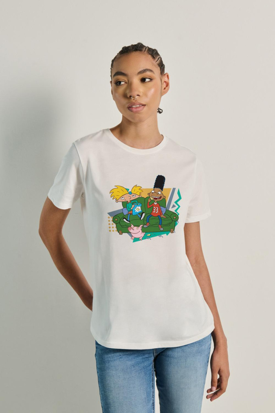 Camiseta cuello redondo unicolor con diseño de Hey Arnold