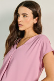 Blusa unicolor con prense, hombro rodado y escote en V