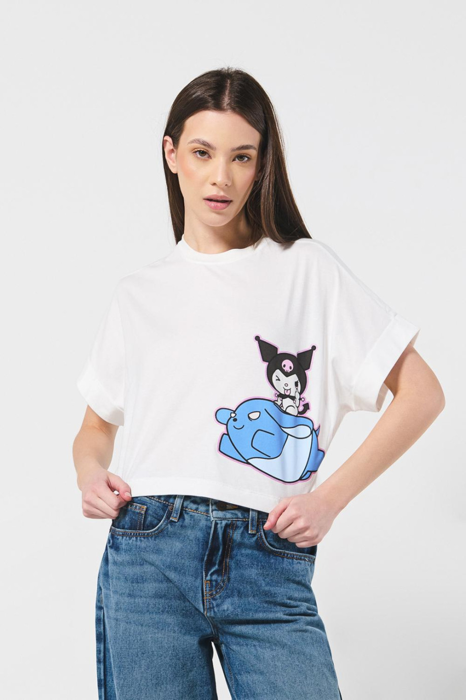 Camiseta oversize crema manga corta con diseños de Kuromi