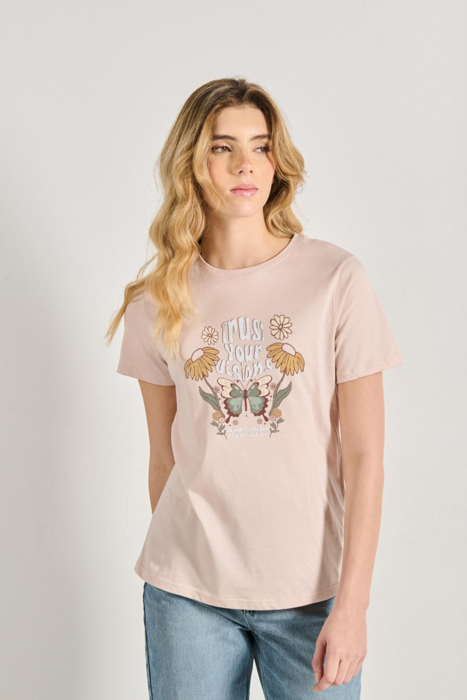 Camiseta unicolor manga corta con diseño esotérico de flores