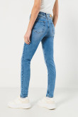 Jean jegging azul claro con bolsillos y tiro súper alto