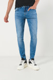 Jean tiro bajo skinny azul claro ceñido con desgastes