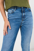 Jean azul jegging con desgastes sutiles y tiro súper alto