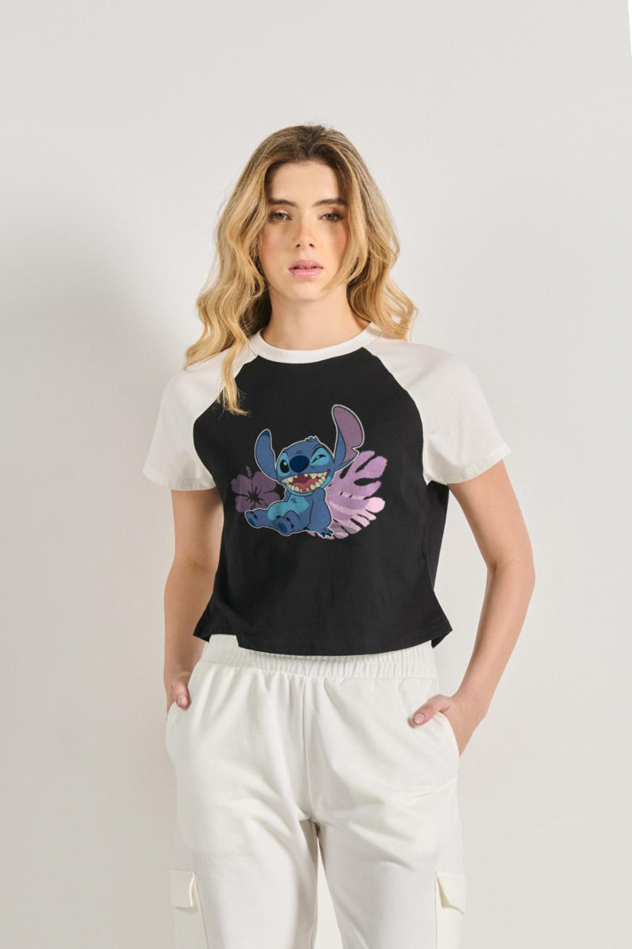 Camiseta de Stitch unicolor con manga ranglan corta