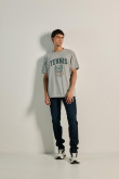 Camiseta unicolor oversize college con cuello redondo