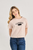 Camiseta crop top unicolor con texto college de California