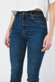 Jean jegging azul oscuro con 5 bolsillos y tiro súper alto