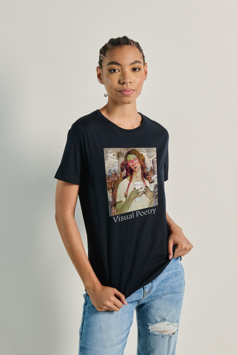 Camiseta con estampado artístico unicolor y cuello redondo