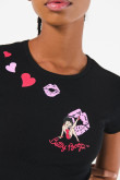 Camiseta crop top negra con diseño de Betty Boop