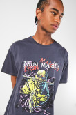 Camiseta de Iron Maiden oversize gris manga corta