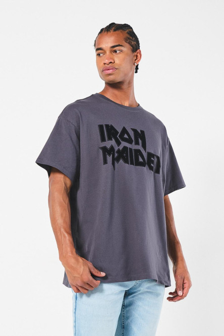 Camiseta manga corta con estampado en frente y espalda de Iron Maiden