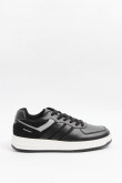 Tenis negros casuales con contrastes y suelas planas