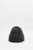 Gorro unicolor tejido con marquilla y doblez sencillo