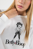 Buzo crema claro cuello redondo con diseño de Betty Boop