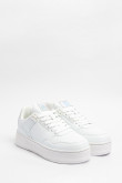 Tenis blancos casuales con diseño plateado y perforaciones