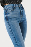 Jean azul jegging tiro alto con ajuste ceñido y bolsillos