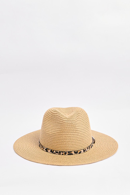 Sombrero fedora en color crema con adorno en contorno.