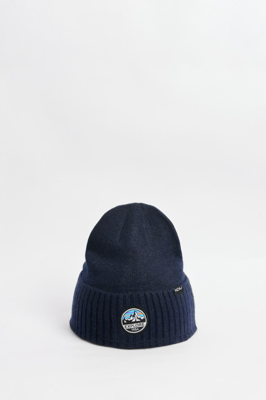 Gorro beanie, azul con bordado.