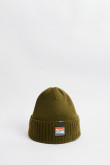 Gorro beanie, verde con bordado.