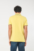 Camiseta unicolor tipo polo con aberturas y manga corta