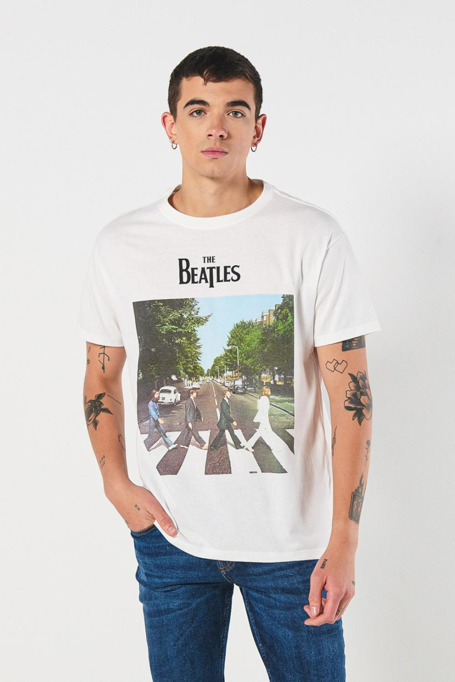 Camiseta crema manga corta con estampado de The Beatles