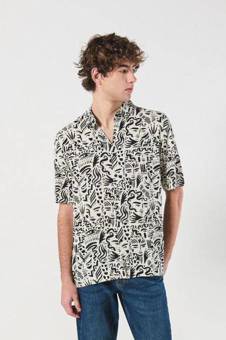 Camisa unicolor estampada con manga corta y cuello sport