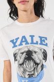 Camiseta crema cuello redondo con diseño de Yale