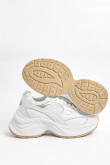 Tenis maxi chunky, en color blanco cremoso, con suela de 5.5cm.