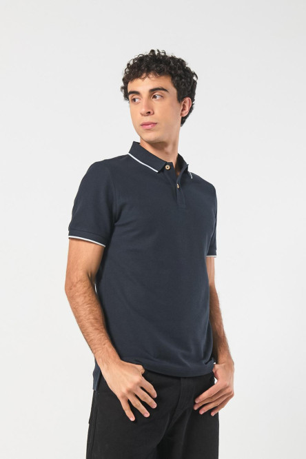 Camiseta polo unicolor con doble botón y manga corta