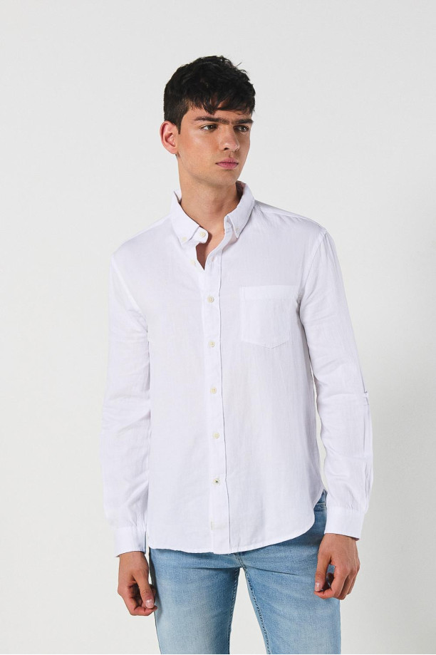 Camisa unicolor manga larga con cuello button down