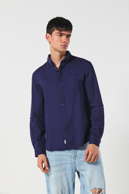 Camisa unicolor manga larga con cuello button down