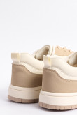 Tenis urbanos tipo skate, en color crema cálido