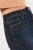 Jean azul jegging ajustado con tiro súper alto y bolsillos