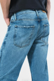 Jean azul claro 90´S con bota recta, bolsillos y tiro bajo