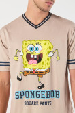 Camiseta cuello V kaki con arte de Bob Esponja