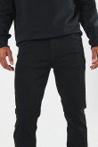 Jean ajustado skinny negro con tiro bajo y bolsillos