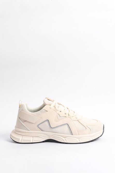 Tenis unicolores de plataforma con texturas y contrastes