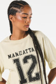 Camiseta kaki oversize crop top con diseño college