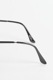 Gafas de sol de marco cuadrado y lentes color cafe.