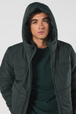 Chaqueta unicolor acolchada con bolsillos y capota