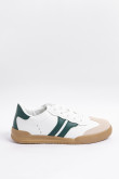Tenis blancos tipo casuales con contrastes verdes