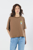 Camiseta femenina crop oversize, con estampado en frente de Los Simpson.