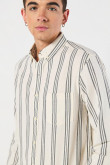 Camisa crema clara manga larga con rayas en contraste