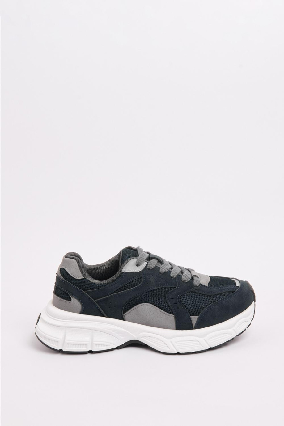 Tenis de plataforma azules tipo deportivos con contrastes