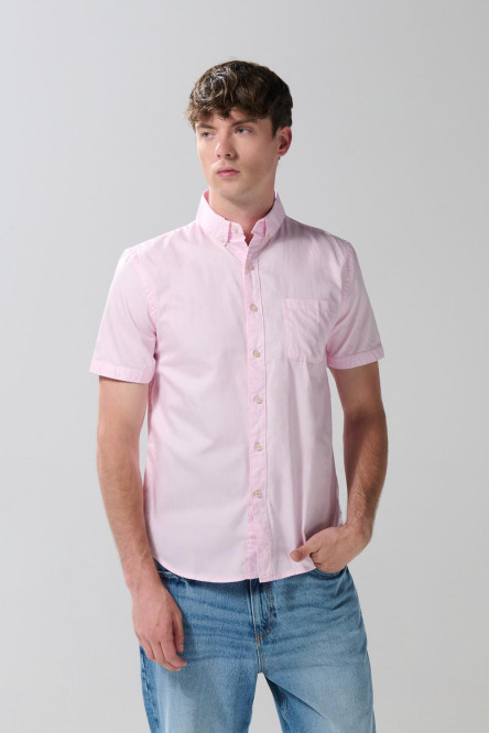 Camisa con cuello button down unicolor y botones