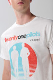 Camiseta crema de Twenty One Pilots con cuello redondo