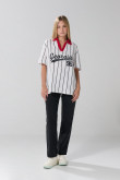 Camiseta oversize crema a rayas manga corta con arte college