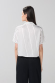 Blusa unicolor manga corta a rayas con botones